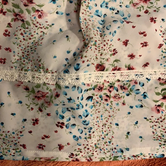 Romy Floral Sleeveless Blouse Buttons, lace, elastic waistband SZ XS - Picture 5 of 8